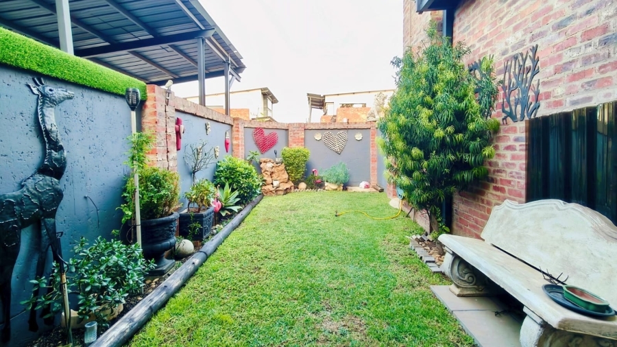 3 Bedroom Property for Sale in Baillie Park North West